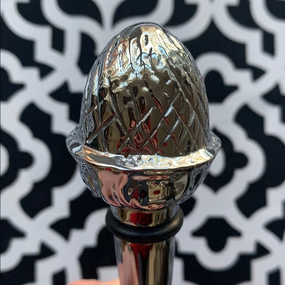 Seasonal Acorn Wine Stopper - Picture 2 of 2